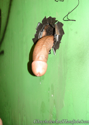 Gloryholesandhandjobs Model