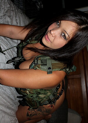 Hotmilitarygirls Model