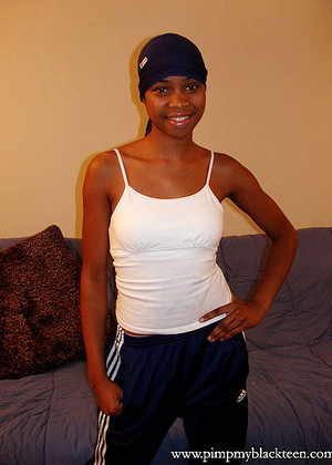 Pimpmyblackteen Model